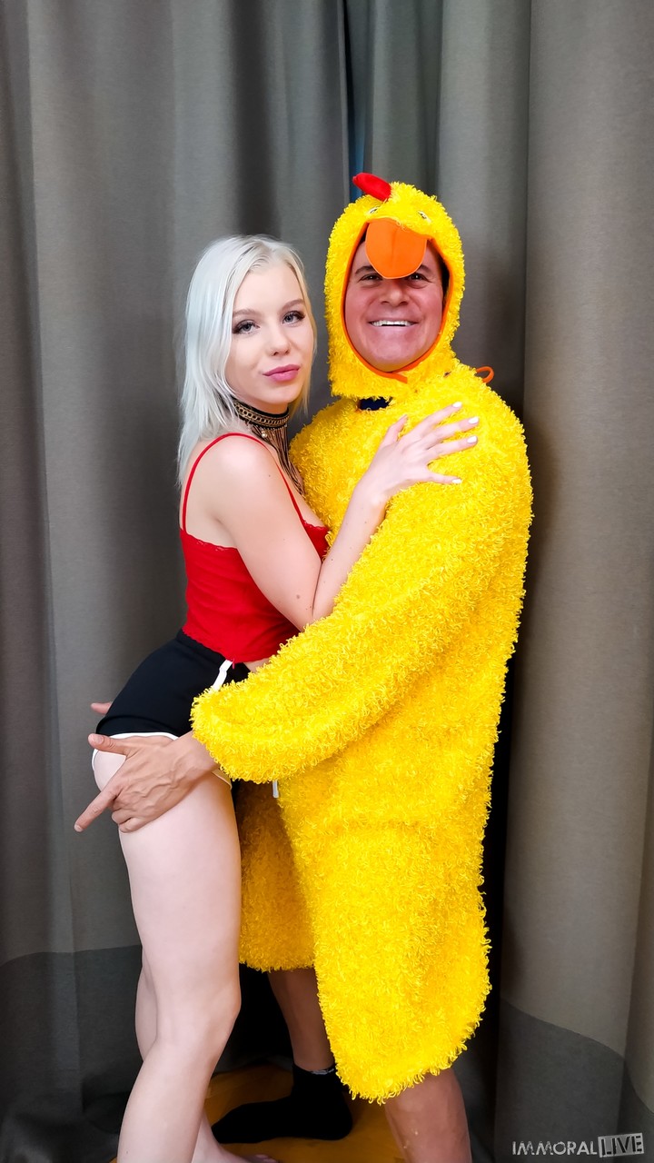 Platinum Blonde Mary Monroe Offers Her Filthy Asshole To Man In Chicken Suit